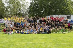 fussballturnier_14_gruppenbild_lisa_mathis.jpg