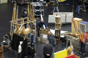 20251025 Kostuem Requisitenverkauf 014