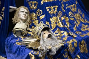 20251025 Kostuem Requisitenverkauf 008