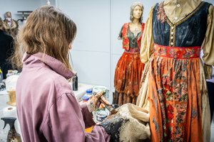 260429 Kunstgewerbe Kostümmalerei Broucek C Kristina Becker 102