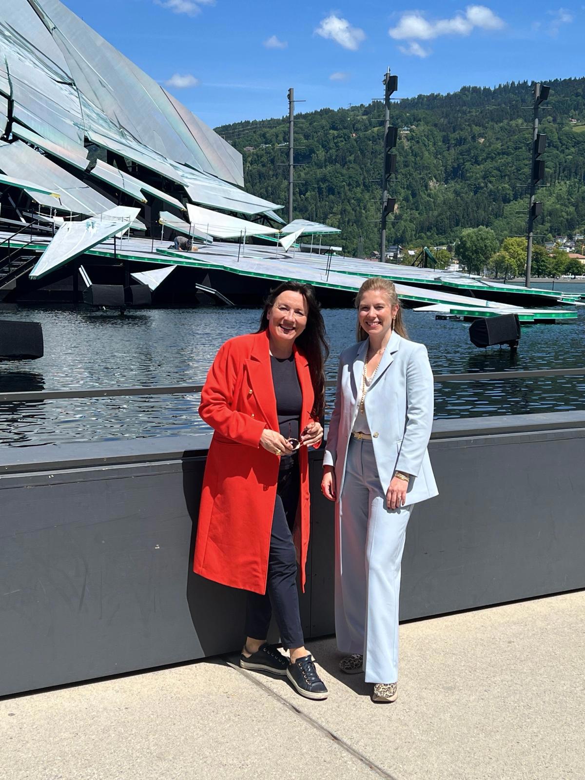 Lilli Paasikivi Und Anna Lena Hollfelder